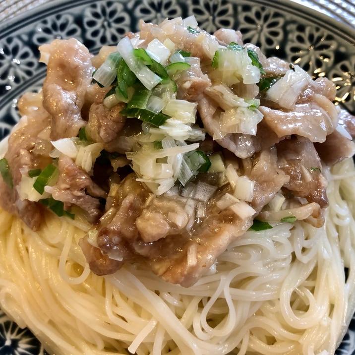 在宅ランチ♪すっぱくて美味しい塩ダレ豚肉そうめん